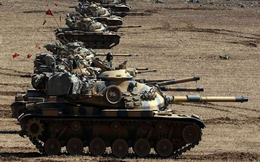 Οι Τούρκοι βομβαρδίζουν του Κούρδους στη βόρεια Συρία (βίντεο)
